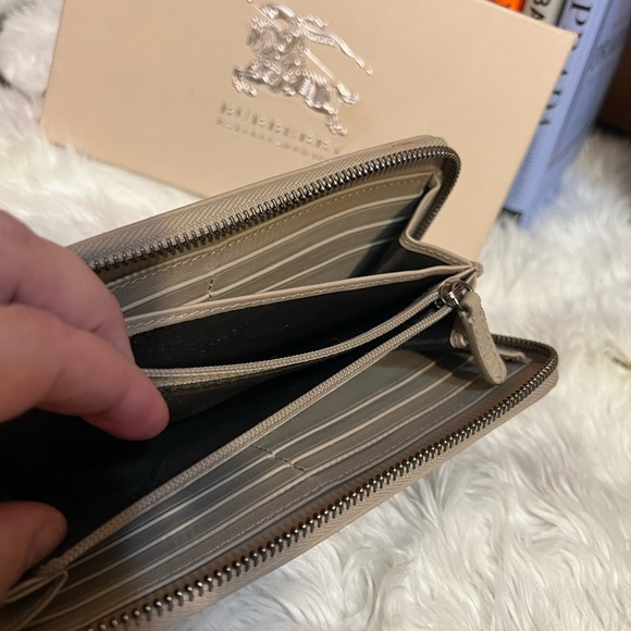 ***SOLD**Burberry Brown Coated Canvas And Leather Smoked Check Zip Around Wallet - Picture 2 of 10
